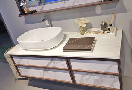 浴室柜組合臺(tái)盆