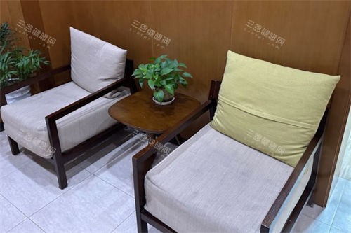 上海虹橋醫(yī)院私密科休息區(qū)